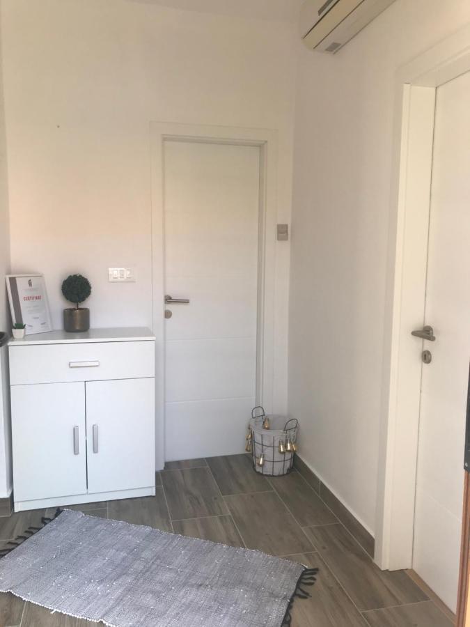 Apartmani Meri เยเซรา ภายนอก รูปภาพ