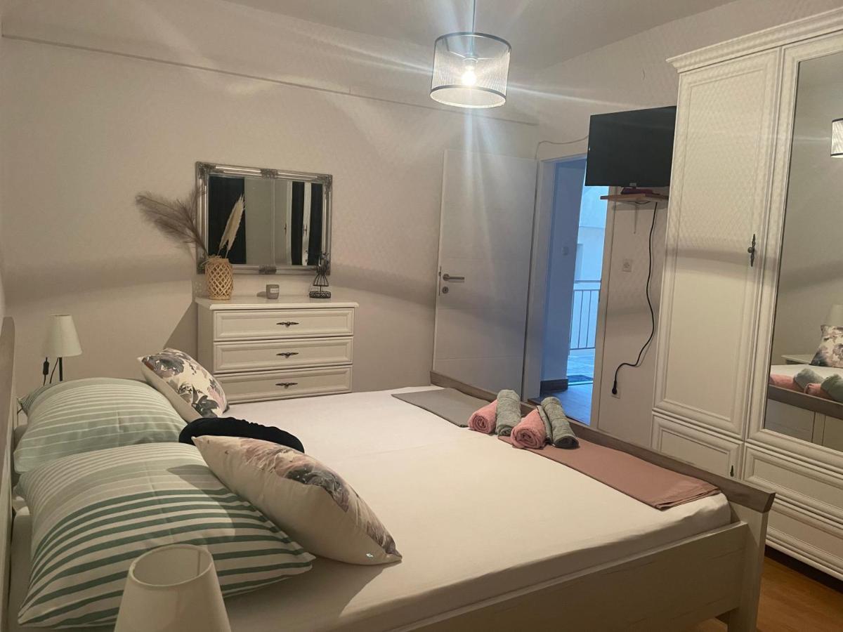 Apartmani Meri เยเซรา ภายนอก รูปภาพ