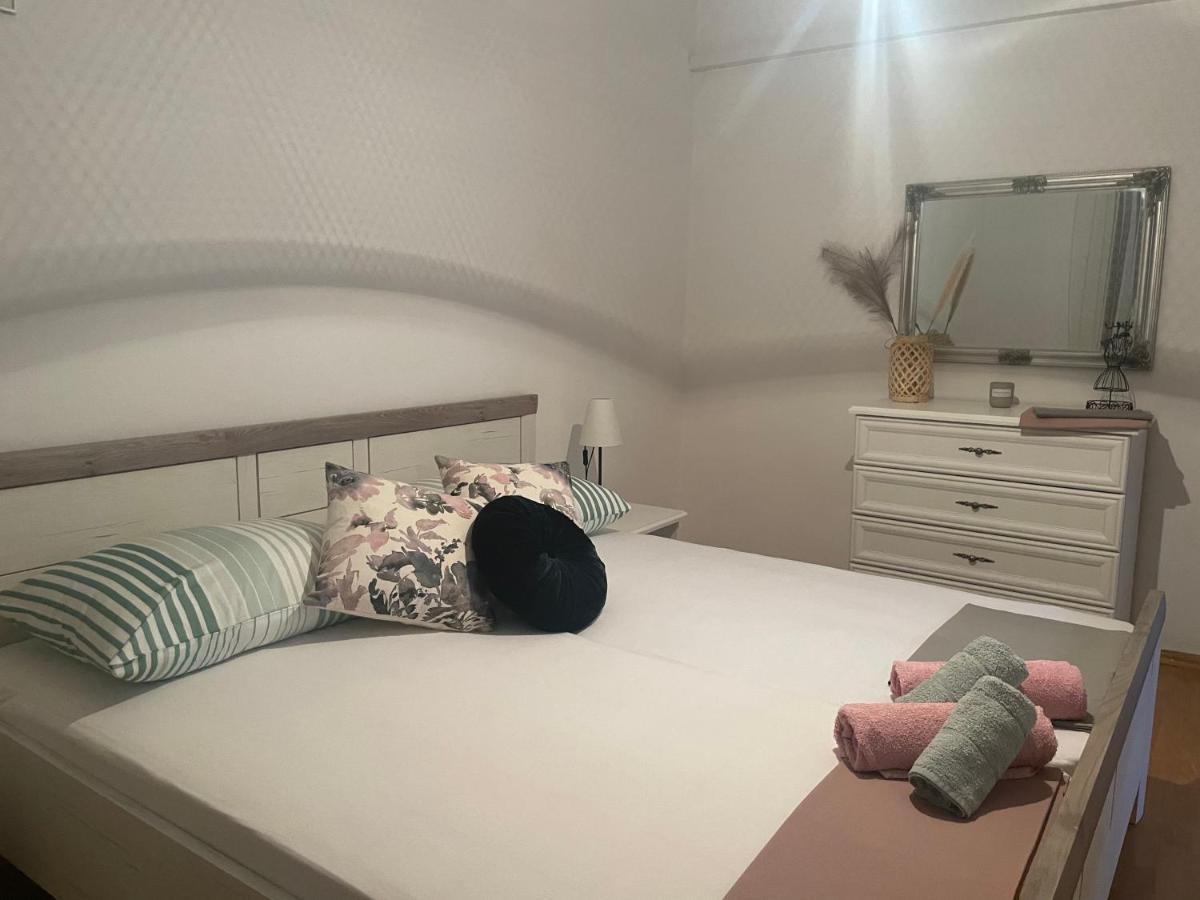 Apartmani Meri เยเซรา ภายนอก รูปภาพ