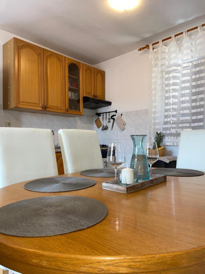 Apartmani Meri เยเซรา ภายนอก รูปภาพ