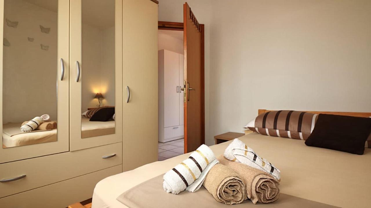 Apartmani Meri เยเซรา ภายนอก รูปภาพ