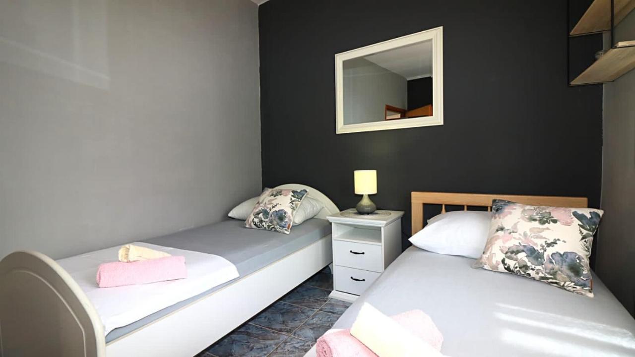 Apartmani Meri เยเซรา ภายนอก รูปภาพ