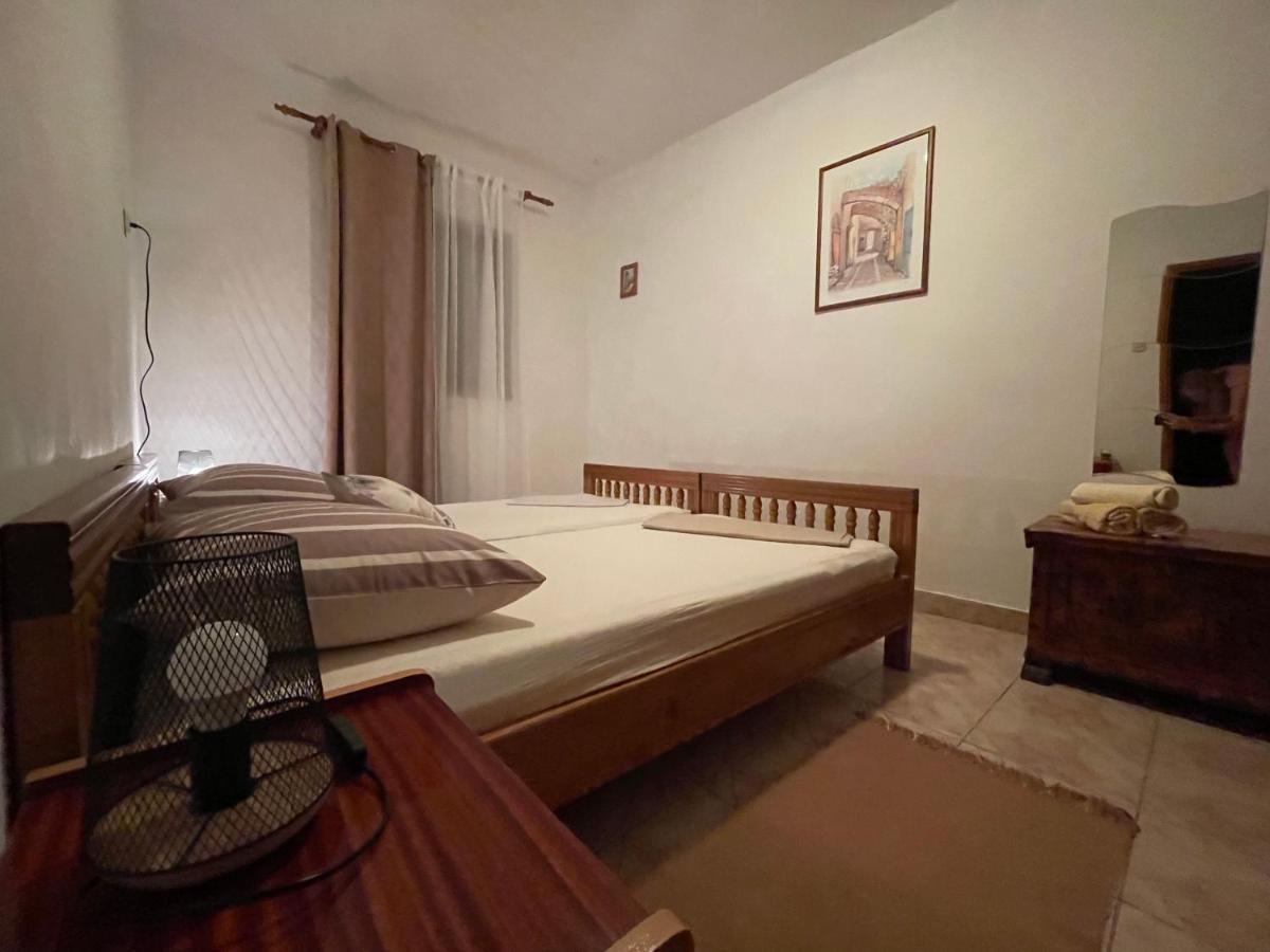 Apartmani Meri เยเซรา ภายนอก รูปภาพ